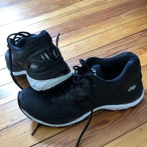 ASIC Gel Nimbus 20 size 7.5